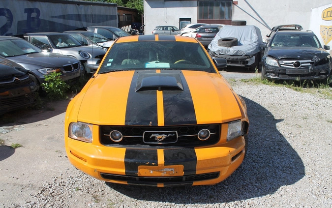 Ford Mustang cena 26900 przebieg: 174871, rok produkcji 2007 z Brwinów małe 46